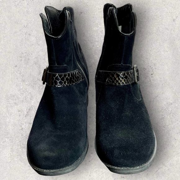 UGG MILNOR Black Suede Snake Strap Ankle Boots with Zipper Size 8 NEW - Picture 6 of 12